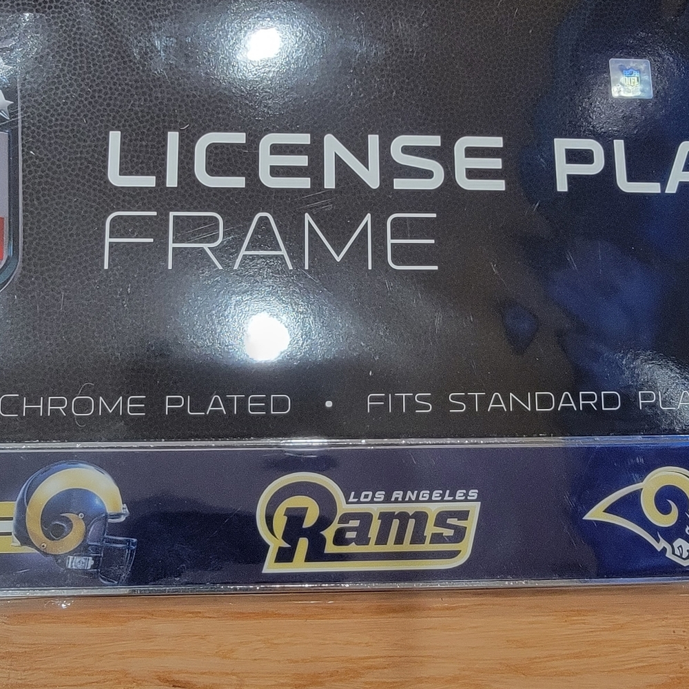 Los Angeles Rams Chrome Frame License Plate - Picture 3 of 4
